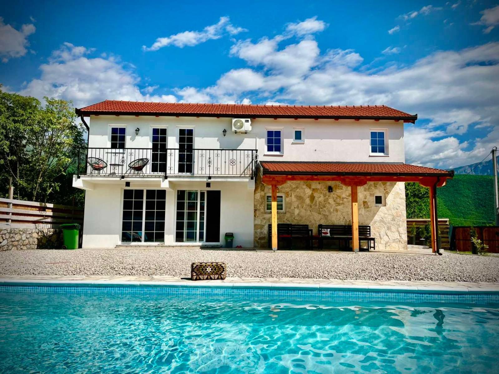 Village Pool Silentium Villa *
